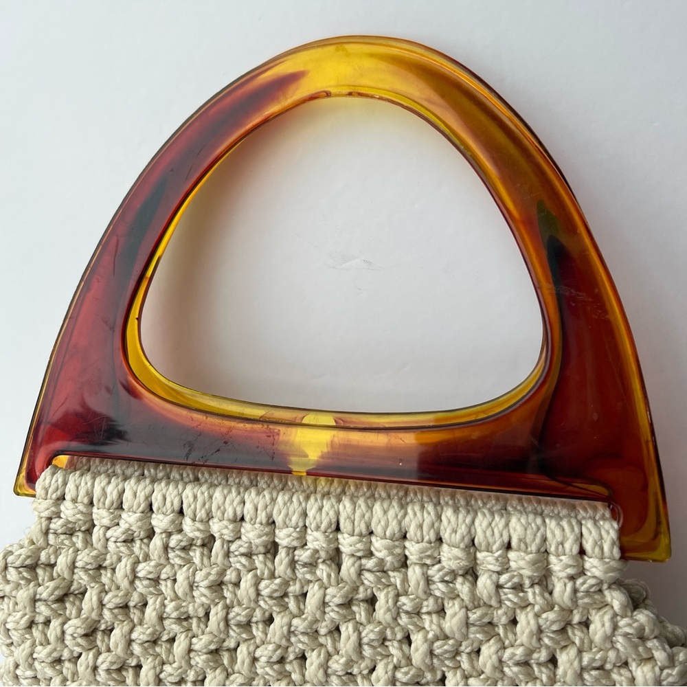 1960/1970’s Crochet Bag with Amber Handle - Picture 2 of 9